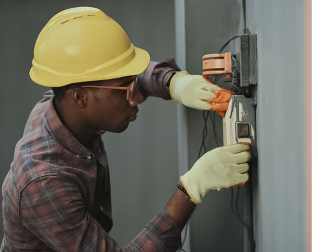 Chuveiro Elétrico em Barueri: Instalação, Manutenção e Segurança com Eletricista carlos silva